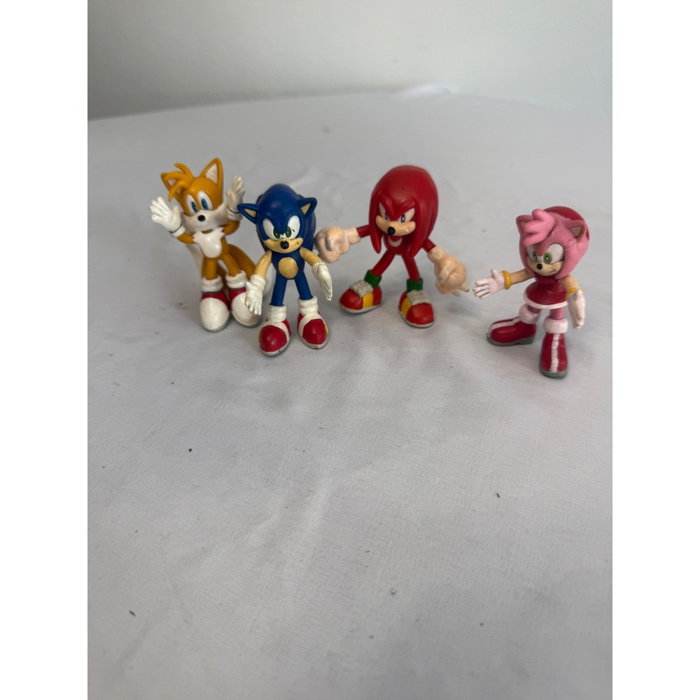 Vintage 2000 Sega Sonic the Hedgehog Action Figure Lot Tails Knuckles Amy Rose